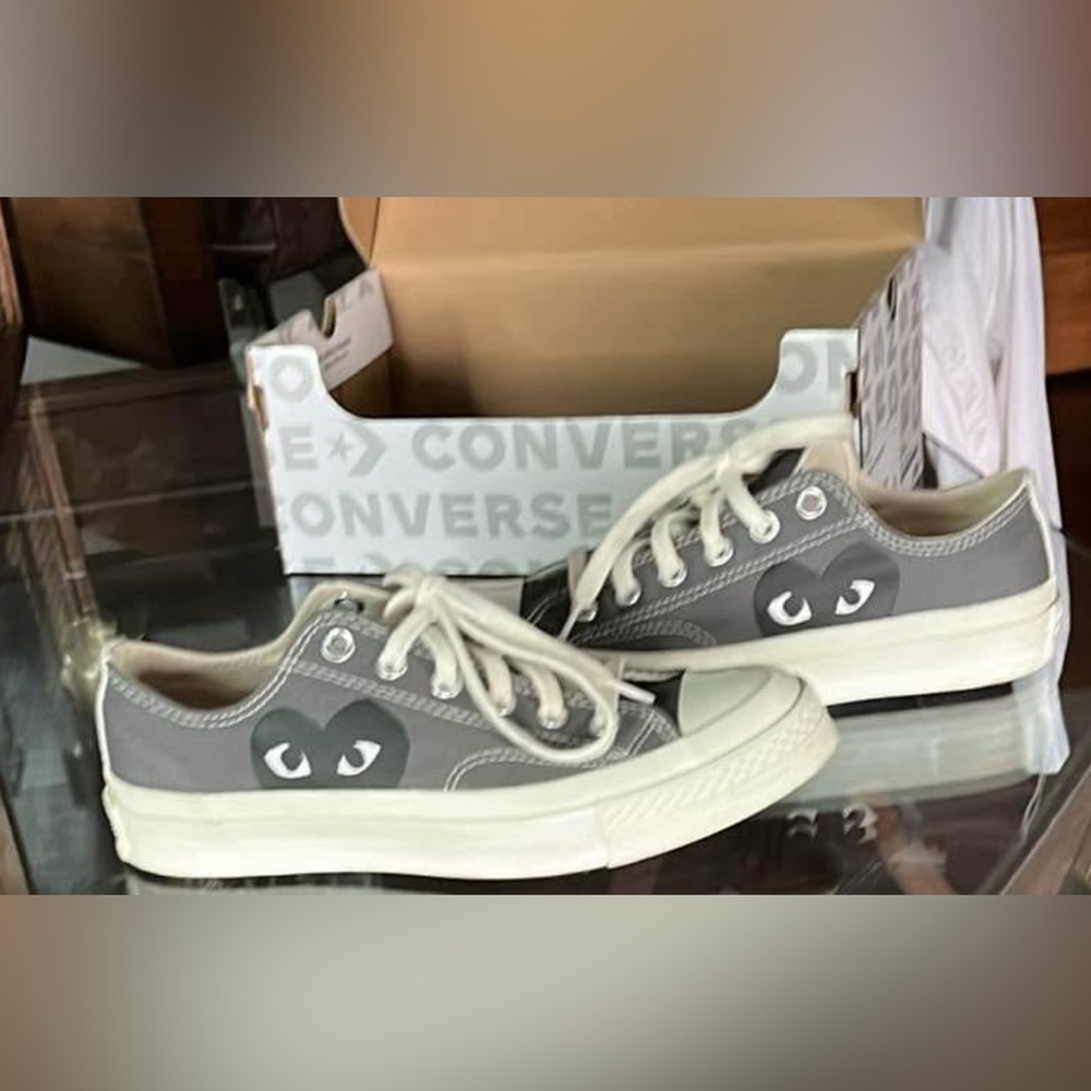 CdG PLAY x Converse Women's Chuck Taylor All Star Peek-A-Boo Low-Top‎ Sneakers 7 - Picture 3 of 10